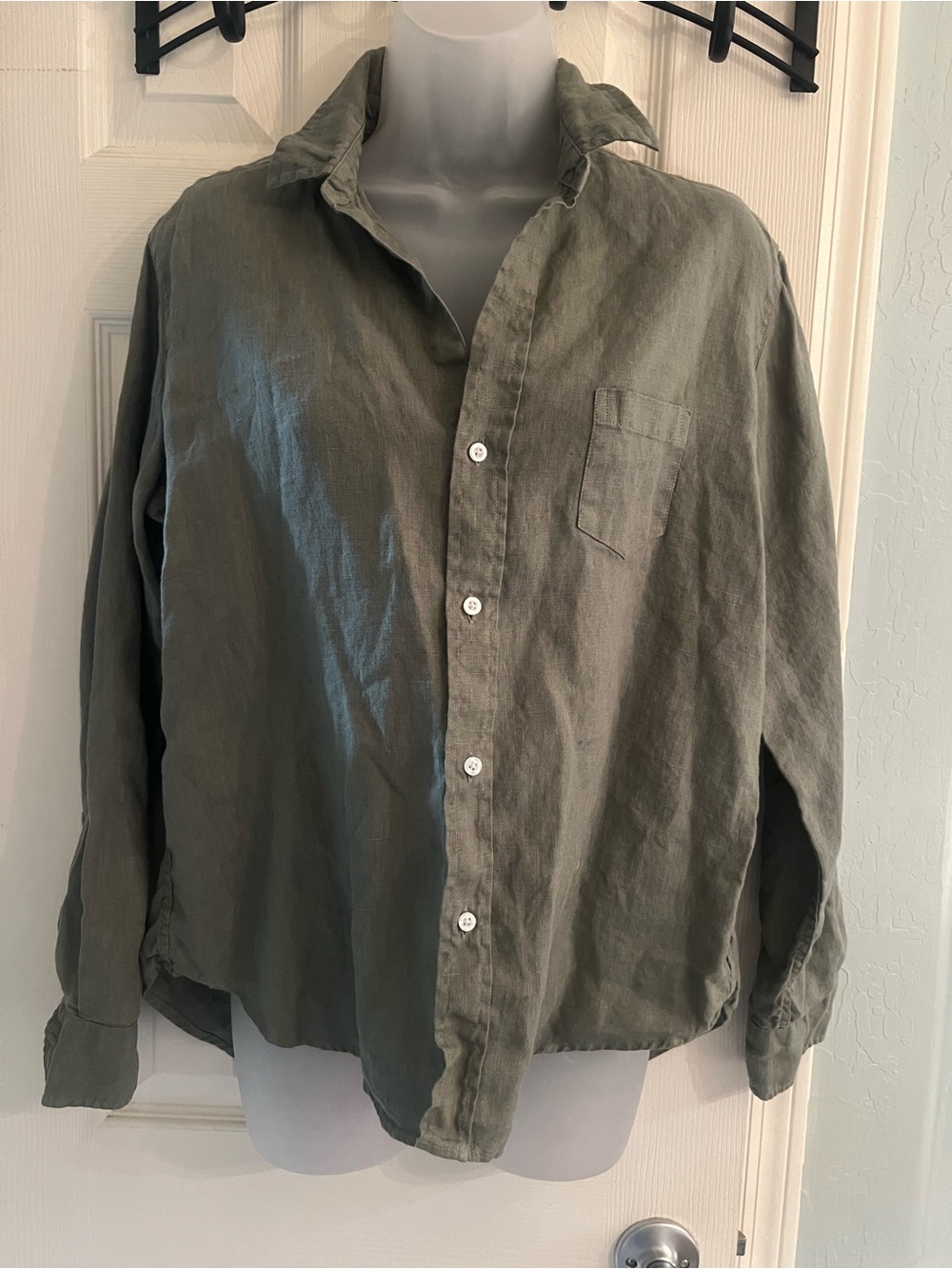 Frank and Eileen linen green blouse small